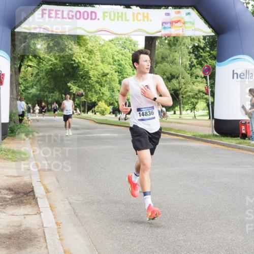 29.06.2025 - hella hamburg halbmarathon MichiJ http://msf.ph/oto/8171435 29.06.2025 10:15:13 Zwischen KM18-KM19 11078, 14836 meine-sportfotos.de