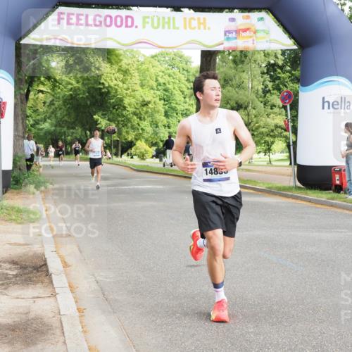 29.06.2025 - hella hamburg halbmarathon MichiJ http://msf.ph/oto/8171460 29.06.2025 10:15:13 Zwischen KM18-KM19 11078, 14836 meine-sportfotos.de
