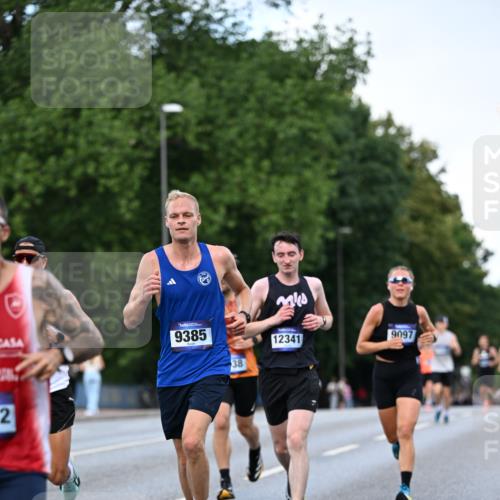 29.06.2025 - hella hamburg halbmarathon Dr. Thomas Lammeyer http://msf.ph/oto/8171481 29.06.2025 09:46:13 Kennedybrücke 1271, 4338, 9097, 9385, 9565, 9767, 10867 meine-sportfotos.de