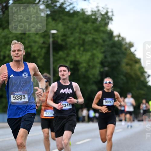 29.06.2025 - hella hamburg halbmarathon Dr. Thomas Lammeyer http://msf.ph/oto/8171550 29.06.2025 09:46:13 Kennedybrücke 1271, 4338, 9097, 9385, 9565, 9767, 10867 meine-sportfotos.de