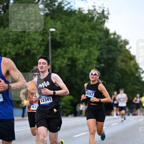 29.06.2025 - hella hamburg halbmarathon Dr. Thomas Lammeyer http://msf.ph/oto/8171559 29.06.2025 09:46:14 Kennedybrücke 1271, 4338, 9097, 9385, 9565, 9767, 10867 meine-sportfotos.de