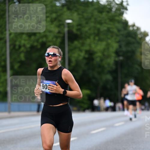 29.06.2025 - hella hamburg halbmarathon Dr. Thomas Lammeyer http://msf.ph/oto/8171648 29.06.2025 09:46:15 Kennedybrücke 1271, 4338, 9097, 9385, 9565, 9767, 10867 meine-sportfotos.de
