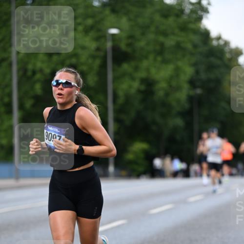 29.06.2025 - hella hamburg halbmarathon Dr. Thomas Lammeyer http://msf.ph/oto/8171665 29.06.2025 09:46:15 Kennedybrücke 1271, 4338, 9097, 9385, 9565, 9767, 10867 meine-sportfotos.de