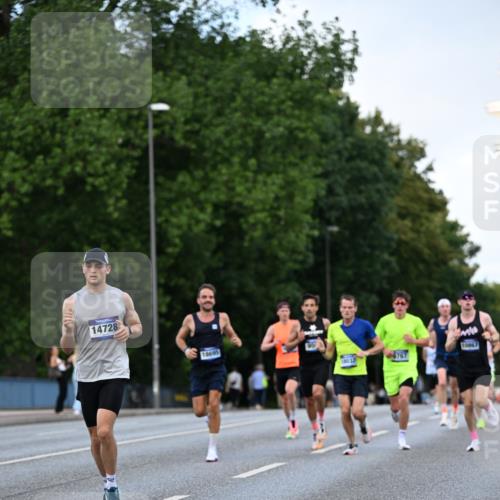 29.06.2025 - hella hamburg halbmarathon Dr. Thomas Lammeyer http://msf.ph/oto/8171706 29.06.2025 09:46:20 Kennedybrücke 1271, 4338, 7380, 9097, 9385, 9565, 9767, 10867 meine-sportfotos.de