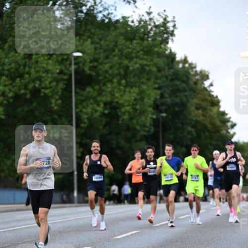 29.06.2025 - hella hamburg halbmarathon Dr. Thomas Lammeyer http://msf.ph/oto/8171759 29.06.2025 09:46:20 Kennedybrücke 1271, 4338, 7380, 9097, 9385, 9565, 9767, 10867 meine-sportfotos.de
