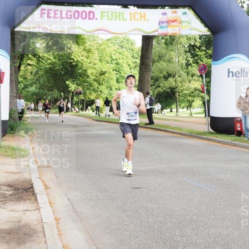 29.06.2025 - hella hamburg halbmarathon MichiJ http://msf.ph/oto/8171823 29.06.2025 10:15:16 Zwischen KM18-KM19 11078, 14836 meine-sportfotos.de