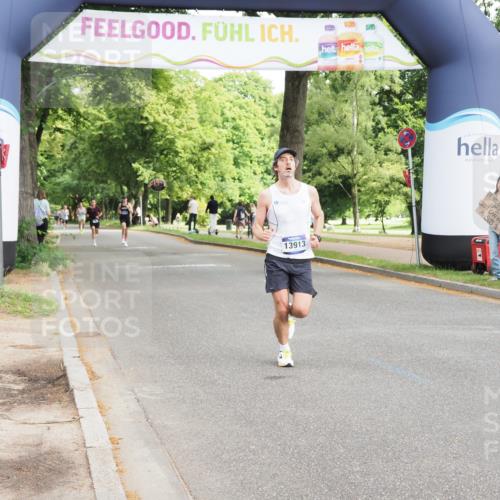 29.06.2025 - hella hamburg halbmarathon MichiJ http://msf.ph/oto/8171874 29.06.2025 10:15:17 Zwischen KM18-KM19 11078, 13913, 14836 meine-sportfotos.de
