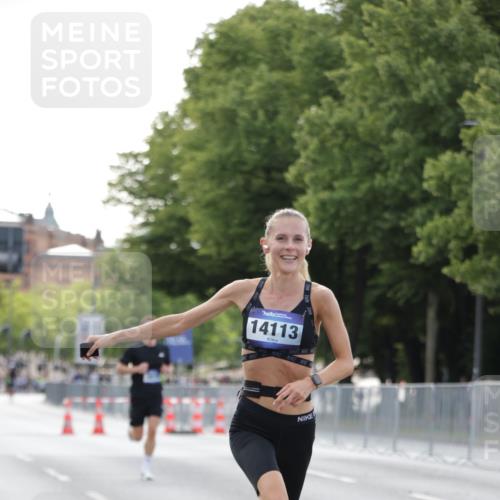 29.06.2025 - hella hamburg halbmarathon Jannik Wohlers http://msf.ph/oto/8171875 29.06.2025 09:41:54 Lombardsbrücke 2604, 2618, 10485, 14113, 15253, 17003, 18569 meine-sportfotos.de