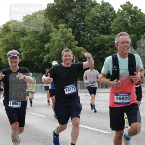 29.06.2025 - hella hamburg halbmarathon Jannik Wohlers http://msf.ph/oto/8171883 29.06.2025 10:21:44 Lombardsbrücke 1003, 1294, 1419, 1963, 2009, 2063, 2514, 2744, 3050, 3172, 3458, 3768, 4366, 4970, 5641, 6881, 6977, 7162, 8431, 8860, 8884, 8954, 9327, 9516, 9788, 9807, 10088, 10167, 10710, 11440, 12894, 13255, 14053, 14055, 14059, 14168, 14180, 14442, 15129, 15324, 15635, 15660, 16143, 16154, 16161, 16796, 16920, 17416, 17556, 17696, 17944, 18172, 18661, 19008, 19154 meine-sportfotos.de