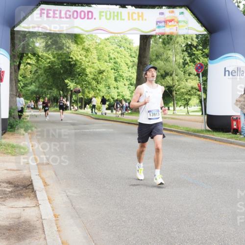 29.06.2025 - hella hamburg halbmarathon MichiJ http://msf.ph/oto/8171898 29.06.2025 10:15:17 Zwischen KM18-KM19 11078, 13913, 14836 meine-sportfotos.de