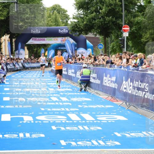 29.06.2025 - hella hamburg halbmarathon Zöllner http://msf.ph/oto/8171917 29.06.2025 10:23:02 Ziel 4128, 7862, 11624, 18328 meine-sportfotos.de