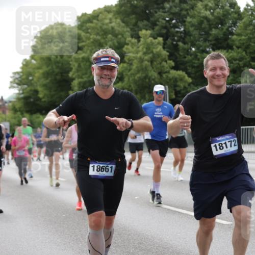 29.06.2025 - hella hamburg halbmarathon Jannik Wohlers http://msf.ph/oto/8171971 29.06.2025 10:21:44 Lombardsbrücke 1003, 1294, 1419, 1963, 2009, 2063, 2514, 2744, 3050, 3172, 3458, 3768, 4366, 4970, 5641, 6881, 6977, 7162, 8431, 8860, 8884, 8954, 9327, 9516, 9788, 9807, 10088, 10167, 10710, 11440, 12894, 13255, 14053, 14055, 14059, 14168, 14180, 14442, 15129, 15324, 15635, 15660, 16143, 16154, 16161, 16796, 16920, 17416, 17556, 17696, 17944, 18172, 18661, 19008, 19154 meine-sportfotos.de