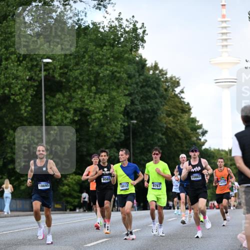 29.06.2025 - hella hamburg halbmarathon Dr. Thomas Lammeyer http://msf.ph/oto/8172050 29.06.2025 09:46:20 Kennedybrücke 1271, 4338, 7380, 9097, 9385, 9565, 9767, 10867 meine-sportfotos.de