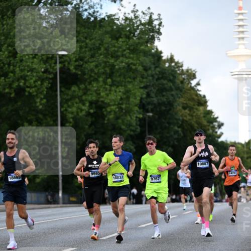 29.06.2025 - hella hamburg halbmarathon Dr. Thomas Lammeyer http://msf.ph/oto/8172088 29.06.2025 09:46:21 Kennedybrücke 1271, 4338, 7380, 9097, 9385, 9565, 9767, 10867 meine-sportfotos.de