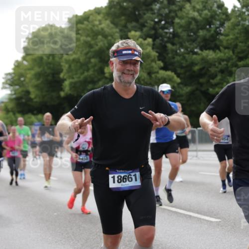 29.06.2025 - hella hamburg halbmarathon Jannik Wohlers http://msf.ph/oto/8172133 29.06.2025 10:21:44 Lombardsbrücke 1003, 1294, 1419, 1963, 2009, 2063, 2514, 2744, 3050, 3172, 3458, 3768, 4366, 4970, 5641, 6881, 6977, 7162, 8431, 8860, 8884, 8954, 9327, 9516, 9788, 9807, 10088, 10167, 10710, 11440, 12894, 13255, 14053, 14055, 14059, 14168, 14180, 14442, 15129, 15324, 15635, 15660, 16143, 16154, 16161, 16796, 16920, 17416, 17556, 17696, 17944, 18172, 18661, 19008, 19154 meine-sportfotos.de