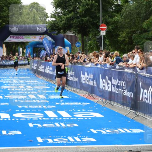 29.06.2025 - hella hamburg halbmarathon Zöllner http://msf.ph/oto/8172150 29.06.2025 10:23:10 Ziel 7862, 18930 meine-sportfotos.de