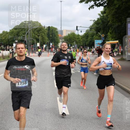 29.06.2025 - hella hamburg halbmarathon Yannick Fuchs http://msf.ph/oto/8172154 29.06.2025 10:24:54 20KM 1758, 2689, 3189, 5308, 7186, 8190, 8784, 9571, 9634, 12234, 12308, 15507, 15672, 16713, 16736, 16818, 17197, 18422, 19042, 19202 meine-sportfotos.de