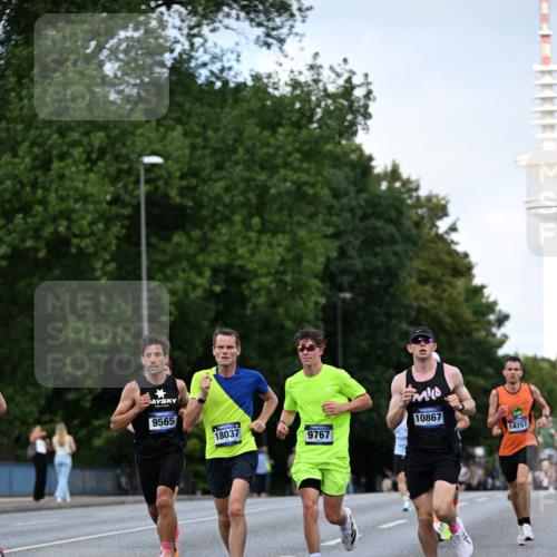 29.06.2025 - hella hamburg halbmarathon Dr. Thomas Lammeyer http://msf.ph/oto/8172161 29.06.2025 09:46:22 Kennedybrücke 1271, 4338, 7380, 9097, 9385, 9565, 9767, 10867 meine-sportfotos.de