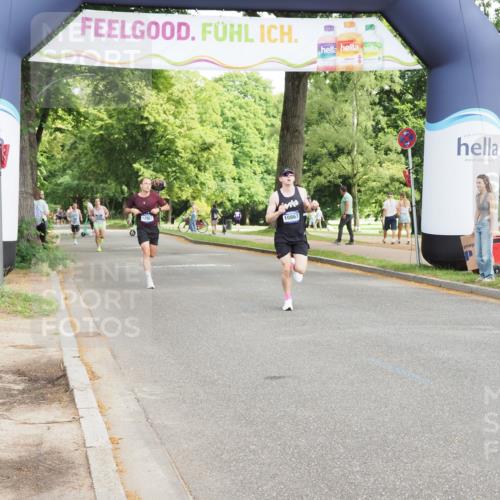 29.06.2025 - hella hamburg halbmarathon MichiJ http://msf.ph/oto/8172182 29.06.2025 10:15:22 Zwischen KM18-KM19 12067, 13913 meine-sportfotos.de