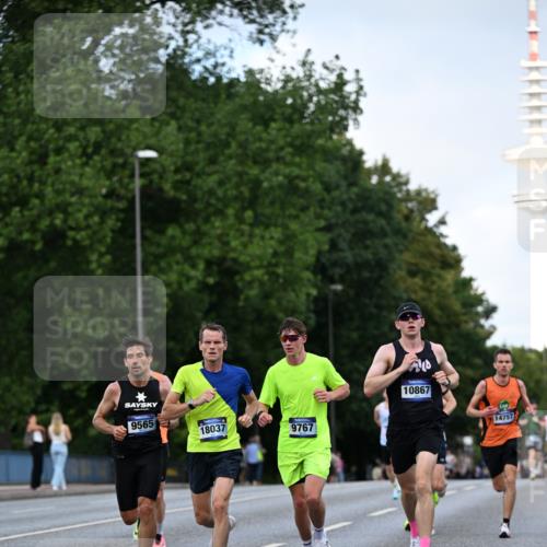 29.06.2025 - hella hamburg halbmarathon Dr. Thomas Lammeyer http://msf.ph/oto/8172198 29.06.2025 09:46:22 Kennedybrücke 1271, 4338, 7380, 9097, 9385, 9565, 9767, 10867 meine-sportfotos.de