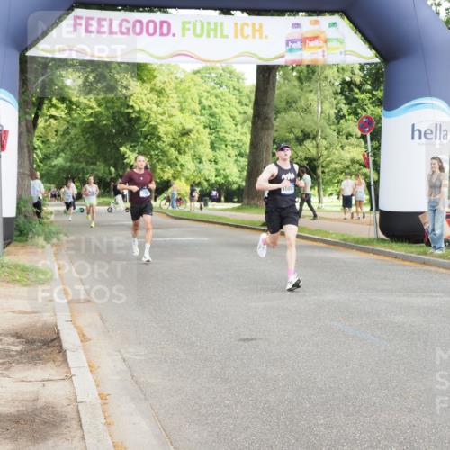29.06.2025 - hella hamburg halbmarathon MichiJ http://msf.ph/oto/8172214 29.06.2025 10:15:22 Zwischen KM18-KM19 12067, 13913 meine-sportfotos.de