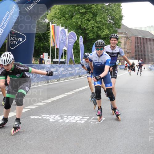 29.06.2025 - hella hamburg halbmarathon Strokosch-Dieckow http://msf.ph/oto/8172259 29.06.2025 09:12:38 Ziel 20130, 20151, 20155, 20196, 20244, 20311, 20374, 20396, 20426, 20443, 20448, 20464, 20490 meine-sportfotos.de