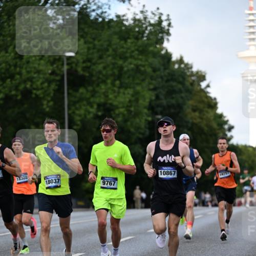 29.06.2025 - hella hamburg halbmarathon Dr. Thomas Lammeyer http://msf.ph/oto/8172331 29.06.2025 09:46:23 Kennedybrücke 1271, 4338, 7380, 9097, 9385, 9565, 9767, 10867 meine-sportfotos.de