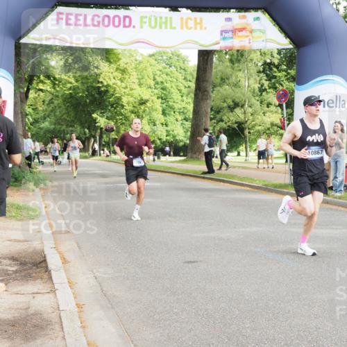 29.06.2025 - hella hamburg halbmarathon MichiJ http://msf.ph/oto/8172341 29.06.2025 10:15:23 Zwischen KM18-KM19 10867, 12067, 13913 meine-sportfotos.de