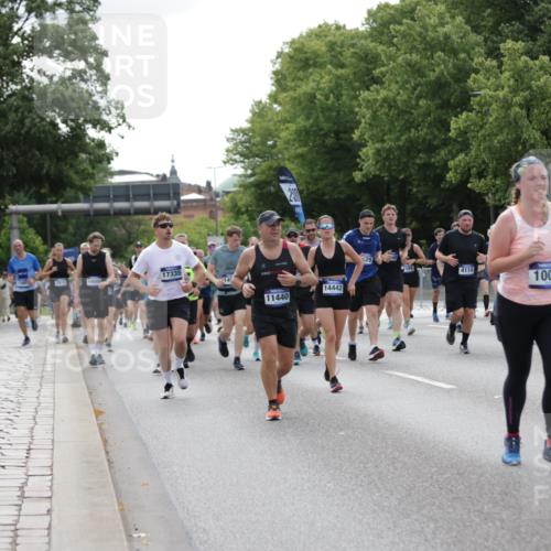29.06.2025 - hella hamburg halbmarathon Jannik Wohlers http://msf.ph/oto/8172345 29.06.2025 10:21:51 Lombardsbrücke 1003, 1187, 1419, 1598, 2009, 2022, 2063, 2351, 2514, 3050, 3108, 3172, 3458, 3768, 3910, 3946, 4113, 4114, 4131, 4366, 4556, 4559, 4829, 4970, 5079, 5838, 6030, 6048, 6049, 6303, 6307, 6820, 6977, 7794, 8431, 8855, 8884, 8954, 9204, 9516, 9788, 10088, 10241, 10917, 11046, 11440, 12933, 13255, 13820, 14053, 14059, 14079, 14314, 14333, 14442, 14901, 14903, 14980, 15114, 15129, 15660, 16154, 16920, 17416, 17556, 17696, 18172, 18661, 19154 meine-sportfotos.de