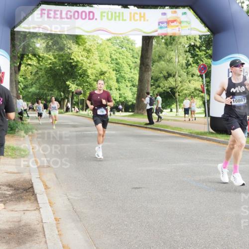 29.06.2025 - hella hamburg halbmarathon MichiJ http://msf.ph/oto/8172364 29.06.2025 10:15:23 Zwischen KM18-KM19 10867, 12067, 13913 meine-sportfotos.de