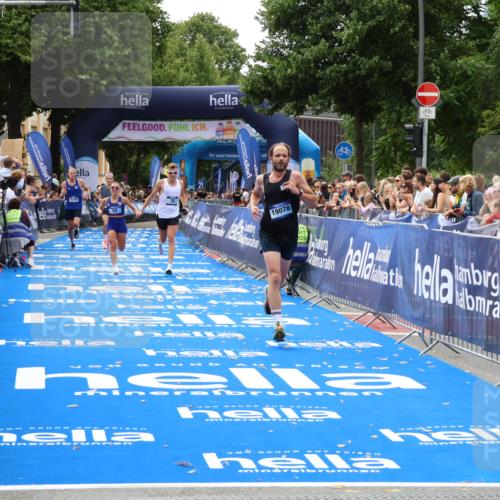 29.06.2025 - hella hamburg halbmarathon Zöllner http://msf.ph/oto/8172374 29.06.2025 10:23:29 Ziel 35, 52, 9385, 17771, 19078 meine-sportfotos.de