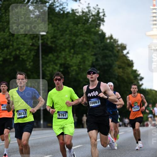 29.06.2025 - hella hamburg halbmarathon Dr. Thomas Lammeyer http://msf.ph/oto/8172385 29.06.2025 09:46:23 Kennedybrücke 1271, 4338, 7380, 9097, 9385, 9565, 9767, 10867 meine-sportfotos.de