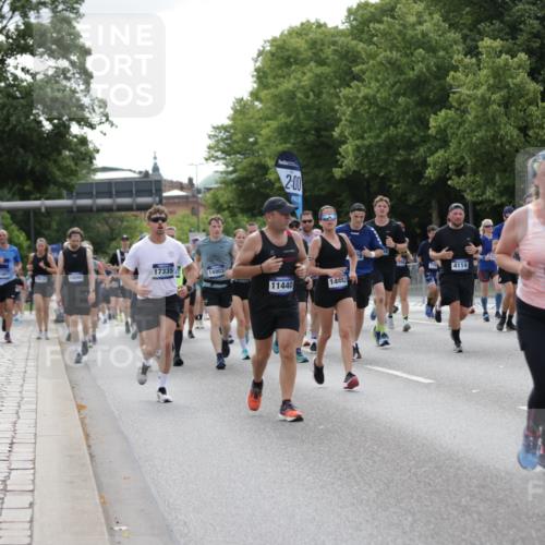 29.06.2025 - hella hamburg halbmarathon Jannik Wohlers http://msf.ph/oto/8172456 29.06.2025 10:21:51 Lombardsbrücke 1003, 1187, 1419, 1598, 2009, 2022, 2063, 2351, 2514, 3050, 3108, 3172, 3458, 3768, 3910, 3946, 4113, 4114, 4131, 4366, 4556, 4559, 4829, 4970, 5079, 5838, 6030, 6048, 6049, 6303, 6307, 6820, 6977, 7794, 8431, 8855, 8884, 8954, 9204, 9516, 9788, 10088, 10241, 10917, 11046, 11440, 12933, 13255, 13820, 14053, 14059, 14079, 14314, 14333, 14442, 14901, 14903, 14980, 15114, 15129, 15660, 16154, 16920, 17416, 17556, 17696, 18172, 18661, 19154 meine-sportfotos.de
