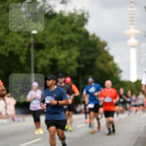 29.06.2025 - hella hamburg halbmarathon Dr. Thomas Lammeyer http://msf.ph/oto/8172479 29.06.2025 10:09:50 Kennedybrücke 1229, 1842, 2288, 3461, 4014, 4220, 4782, 4868, 5073, 5762, 7138, 7302, 8049, 8727, 8894, 9339, 9361, 9477, 9559, 9736, 9737, 9738, 10343, 10791, 10998 meine-sportfotos.de
