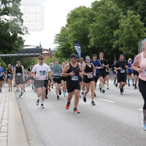 29.06.2025 - hella hamburg halbmarathon Jannik Wohlers http://msf.ph/oto/8172490 29.06.2025 10:21:51 Lombardsbrücke 1003, 1187, 1419, 1598, 2009, 2022, 2063, 2351, 2514, 3050, 3108, 3172, 3458, 3768, 3910, 3946, 4113, 4114, 4131, 4366, 4556, 4559, 4829, 4970, 5079, 5838, 6030, 6048, 6049, 6303, 6307, 6820, 6977, 7794, 8431, 8855, 8884, 8954, 9204, 9516, 9788, 10088, 10241, 10917, 11046, 11440, 12933, 13255, 13820, 14053, 14059, 14079, 14314, 14333, 14442, 14901, 14903, 14980, 15114, 15129, 15660, 16154, 16920, 17416, 17556, 17696, 18172, 18661, 19154 meine-sportfotos.de