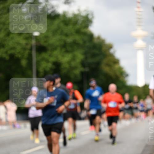 29.06.2025 - hella hamburg halbmarathon Dr. Thomas Lammeyer http://msf.ph/oto/8172498 29.06.2025 10:09:50 Kennedybrücke 1229, 1842, 2288, 3461, 4014, 4220, 4782, 4868, 5073, 5762, 7138, 7302, 8049, 8727, 8894, 9339, 9361, 9477, 9559, 9736, 9737, 9738, 10343, 10791, 10998 meine-sportfotos.de