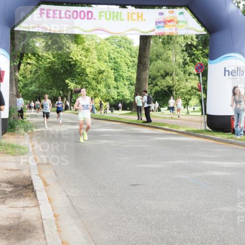 29.06.2025 - hella hamburg halbmarathon MichiJ http://msf.ph/oto/8172500 29.06.2025 10:15:26 Zwischen KM18-KM19 10867, 12067 meine-sportfotos.de