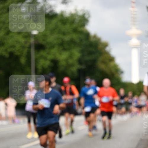 29.06.2025 - hella hamburg halbmarathon Dr. Thomas Lammeyer http://msf.ph/oto/8172510 29.06.2025 10:09:51 Kennedybrücke 1229, 1842, 2288, 3461, 4014, 4220, 4782, 4868, 5073, 5762, 7138, 7302, 8049, 8727, 8894, 9339, 9361, 9477, 9559, 9736, 9737, 9738, 10343, 10791, 10998 meine-sportfotos.de