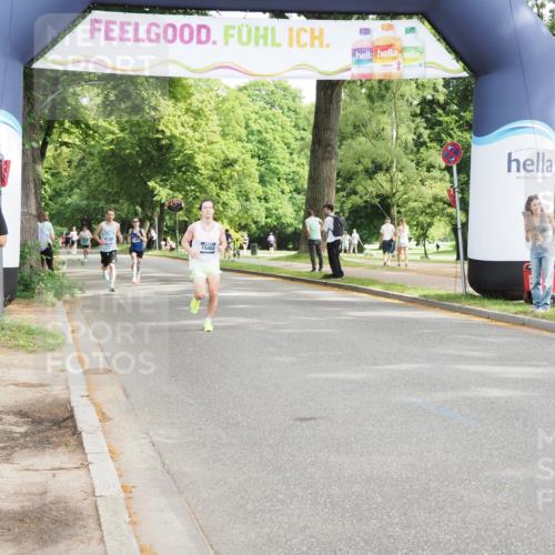 29.06.2025 - hella hamburg halbmarathon MichiJ http://msf.ph/oto/8172538 29.06.2025 10:15:26 Zwischen KM18-KM19 10867, 12067 meine-sportfotos.de