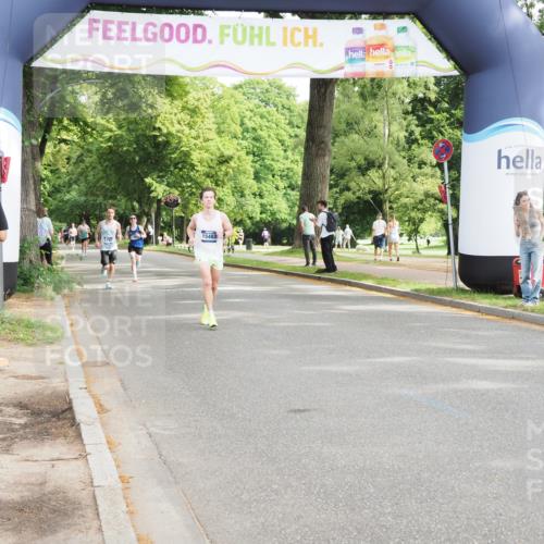 29.06.2025 - hella hamburg halbmarathon MichiJ http://msf.ph/oto/8172557 29.06.2025 10:15:26 Zwischen KM18-KM19 10867, 12067 meine-sportfotos.de