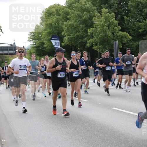 29.06.2025 - hella hamburg halbmarathon Jannik Wohlers http://msf.ph/oto/8172565 29.06.2025 10:21:52 Lombardsbrücke 1003, 1187, 1419, 1598, 2009, 2022, 2063, 2351, 2514, 3050, 3108, 3172, 3458, 3910, 3946, 4113, 4114, 4131, 4366, 4556, 4559, 4829, 4970, 5079, 5838, 6030, 6048, 6049, 6303, 6307, 6347, 6820, 6977, 7794, 8431, 8855, 8884, 8954, 9204, 9516, 9788, 10088, 10241, 10917, 11046, 11440, 12933, 13255, 13820, 14053, 14079, 14314, 14333, 14442, 14901, 14903, 14980, 15114, 15129, 15660, 16154, 16920, 17416, 17556, 17696, 18172, 18661, 19154 meine-sportfotos.de