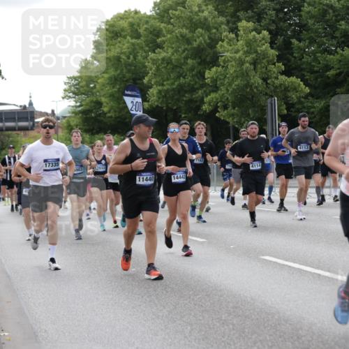 29.06.2025 - hella hamburg halbmarathon Jannik Wohlers http://msf.ph/oto/8172575 29.06.2025 10:21:52 Lombardsbrücke 1003, 1187, 1419, 1598, 2009, 2022, 2063, 2351, 2514, 3050, 3108, 3172, 3458, 3910, 3946, 4113, 4114, 4131, 4366, 4556, 4559, 4829, 4970, 5079, 5838, 6030, 6048, 6049, 6303, 6307, 6347, 6820, 6977, 7794, 8431, 8855, 8884, 8954, 9204, 9516, 9788, 10088, 10241, 10917, 11046, 11440, 12933, 13255, 13820, 14053, 14079, 14314, 14333, 14442, 14901, 14903, 14980, 15114, 15129, 15660, 16154, 16920, 17416, 17556, 17696, 18172, 18661, 19154 meine-sportfotos.de