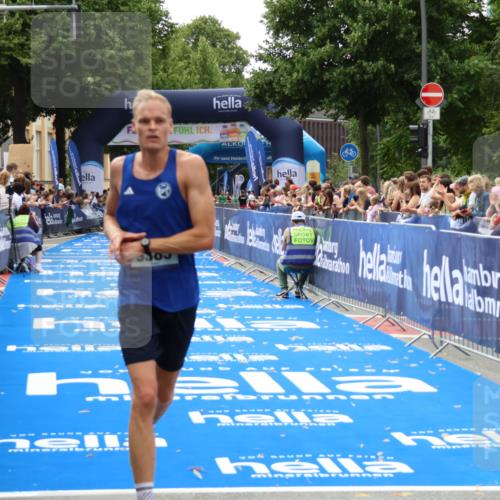29.06.2025 - hella hamburg halbmarathon Zöllner http://msf.ph/oto/8172605 29.06.2025 10:23:35 Ziel 9385, 16169, 17771 meine-sportfotos.de