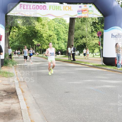 29.06.2025 - hella hamburg halbmarathon MichiJ http://msf.ph/oto/8172626 29.06.2025 10:15:26 Zwischen KM18-KM19 10867, 12067 meine-sportfotos.de