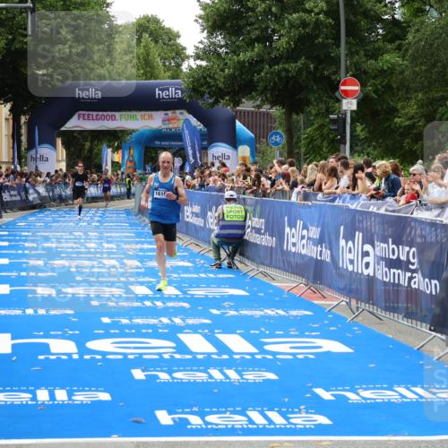 29.06.2025 - hella hamburg halbmarathon Zöllner http://msf.ph/oto/8172631 29.06.2025 10:23:38 Ziel 7834, 16169 meine-sportfotos.de