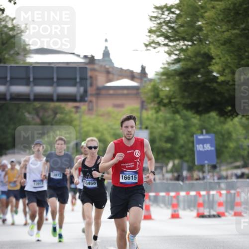 29.06.2025 - hella hamburg halbmarathon Jannik Wohlers http://msf.ph/oto/8172686 29.06.2025 09:42:05 Lombardsbrücke 2618, 10468, 14113, 15253, 16615, 18569 meine-sportfotos.de