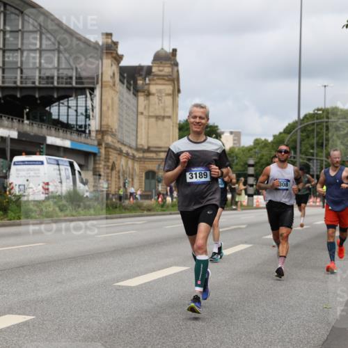 29.06.2025 - hella hamburg halbmarathon Yannick Fuchs http://msf.ph/oto/8172688 29.06.2025 10:25:10 20KM 2689, 3189, 5308, 8190, 8323, 9634, 10173, 10270, 15507, 16713, 17768, 18422 meine-sportfotos.de