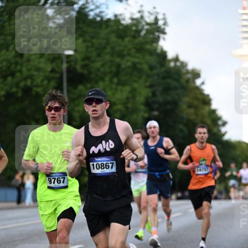 29.06.2025 - hella hamburg halbmarathon Dr. Thomas Lammeyer http://msf.ph/oto/8172694 29.06.2025 09:46:24 Kennedybrücke 1271, 7380, 9097, 9385, 9565, 9767, 10867 meine-sportfotos.de