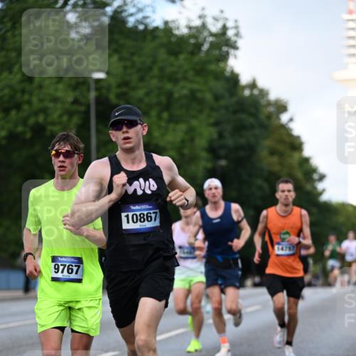 29.06.2025 - hella hamburg halbmarathon Dr. Thomas Lammeyer http://msf.ph/oto/8172716 29.06.2025 09:46:24 Kennedybrücke 1271, 7380, 9097, 9385, 9565, 9767, 10867 meine-sportfotos.de