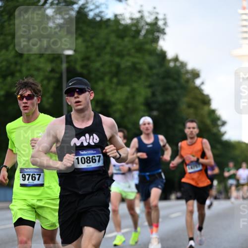 29.06.2025 - hella hamburg halbmarathon Dr. Thomas Lammeyer http://msf.ph/oto/8172746 29.06.2025 09:46:24 Kennedybrücke 1271, 7380, 9097, 9385, 9565, 9767, 10867 meine-sportfotos.de